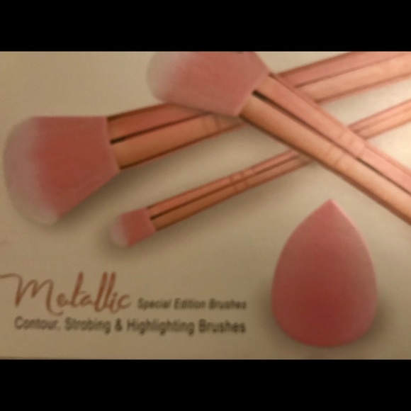 METALLIC-Special Edition Brushes In Rose Gold/Pink - Picture 3 of 5